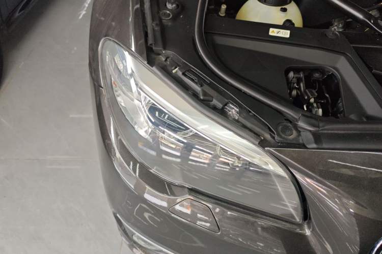 Used BMW 5 Series 2017 525Li Luxury Design Package Right Front Headlight