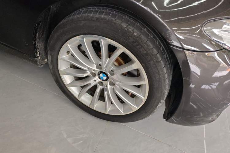 Used BMW 5 Series 2017 525Li Luxury Design Package Right Front Wheel Hub