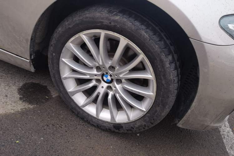 Used BMW 5 Series 2017 525Li Luxury Design Package Right Front Wheel Hub