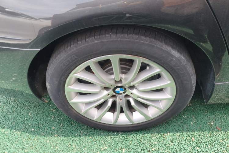 Used BMW 5 Series 2017 525Li Luxury Design Package Right Rear Wheel Hub