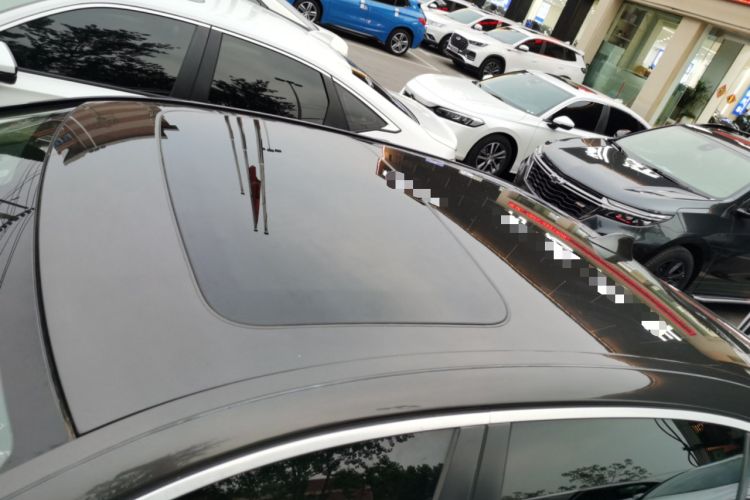Used BMW 5 Series 2017 525Li Leading Model Roof