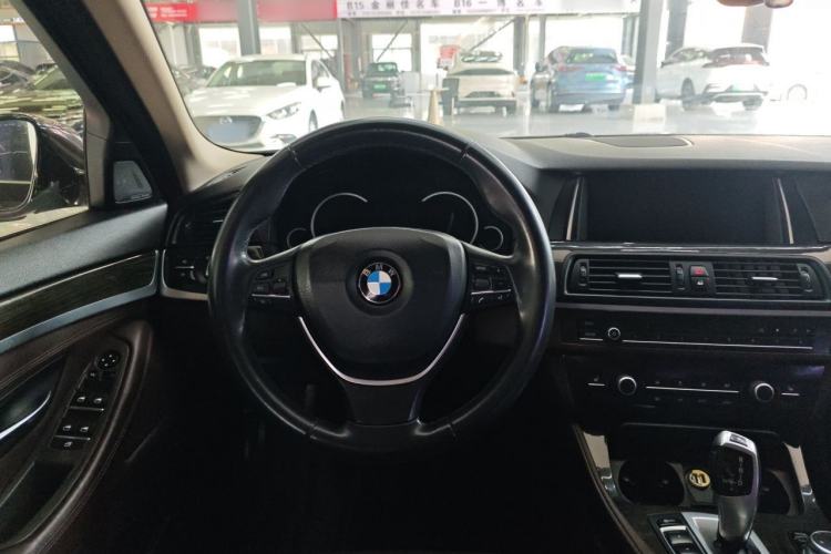 Used BMW 5 Series 2017 525Li Luxury Design Package Steering Wheel