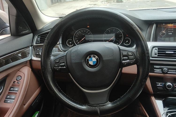 Used BMW 5 Series 2017 525Li Leading Model Steering Wheel