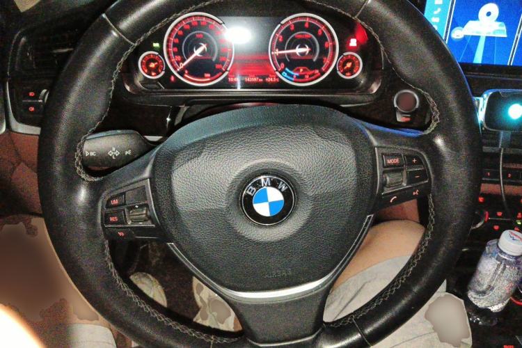 Used BMW 5 Series 2017 525Li Leading Model Steering Wheel