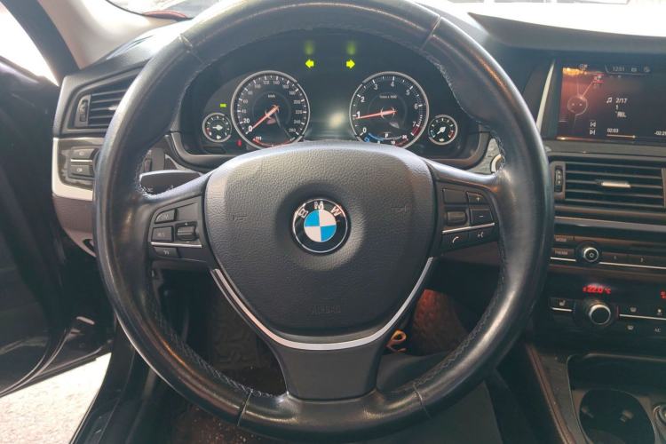 Used BMW 5 Series 2017 525Li Luxury Design Package Steering Wheel
