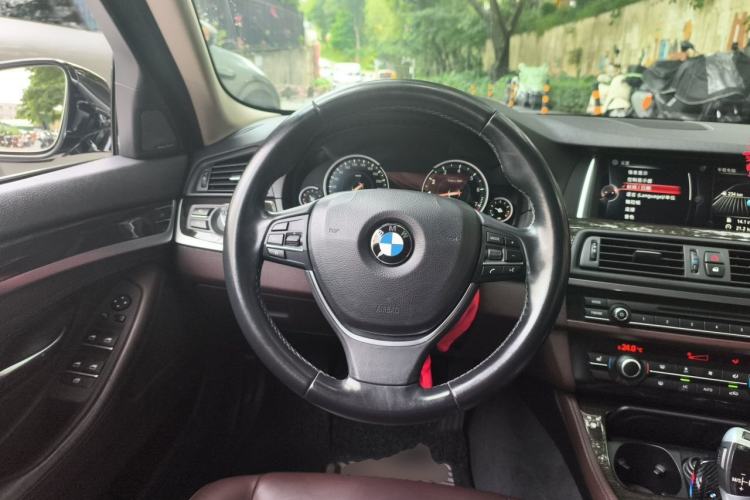 Used BMW 5 Series 2017 525Li Luxury Design Package Steering Wheel