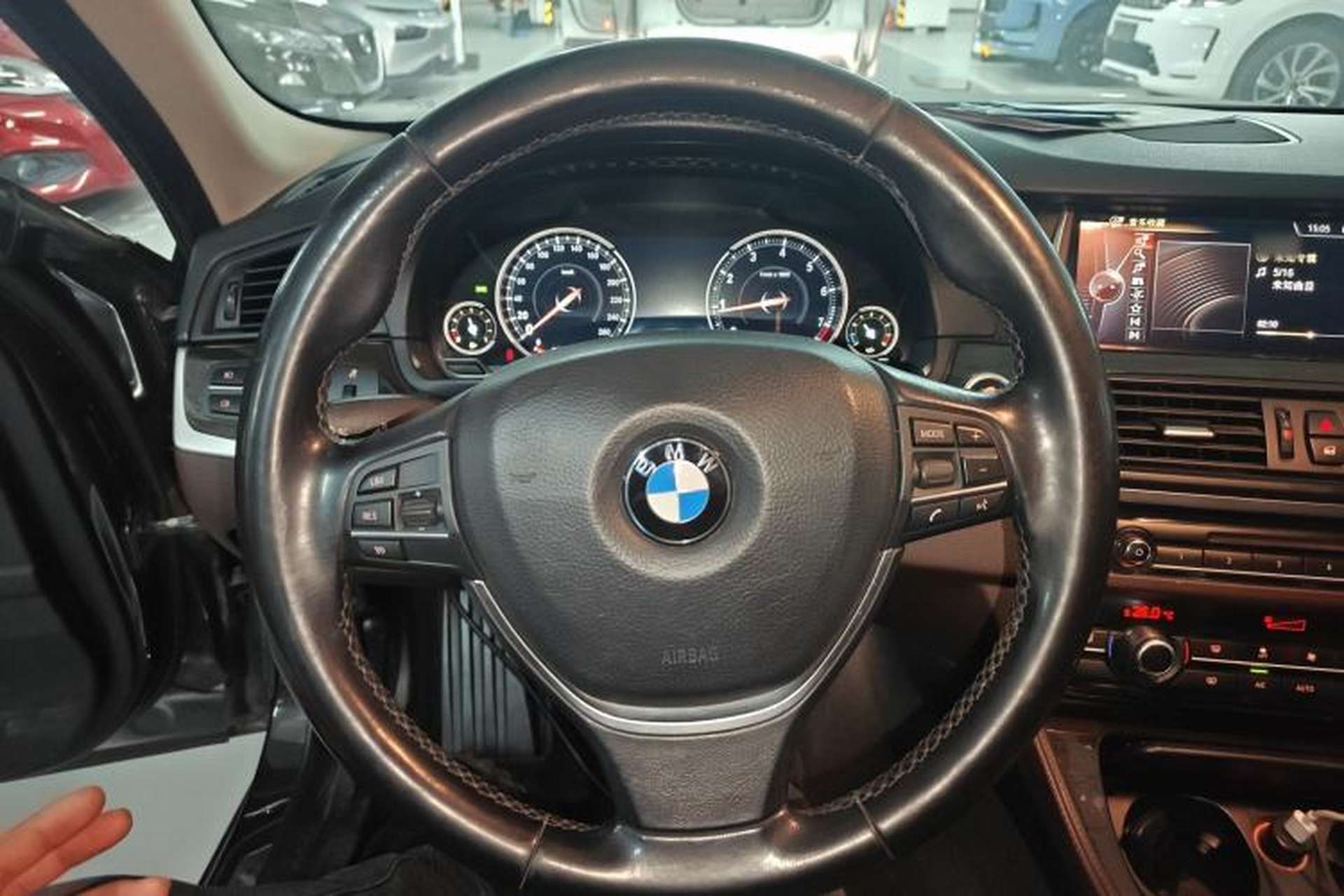 Used BMW 5 Series 2017 525Li Luxury Design Package Steering Wheel