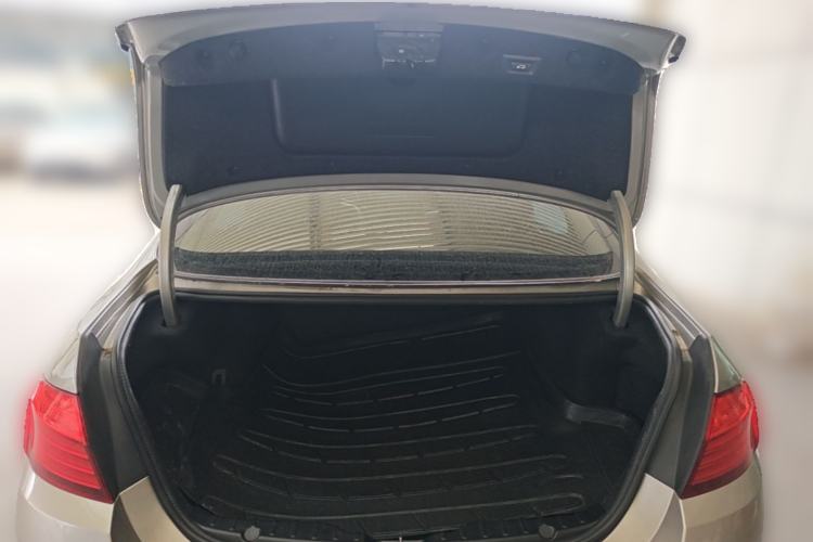 Used BMW 5 Series 2017 525Li Luxury Design Package Trunk
