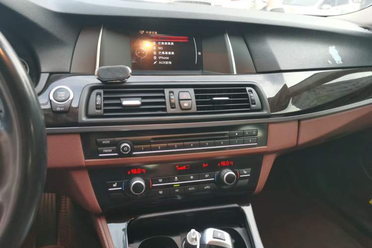 Used BMW 5 Series 2017 525Li Leading Model Audio And AC Panel