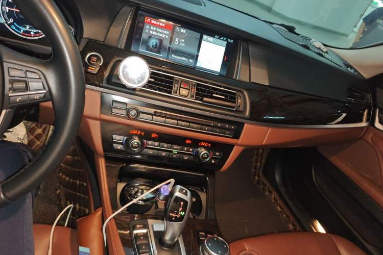 Used BMW 5 Series 2017 528Li Leading Model Audio And AC Panel