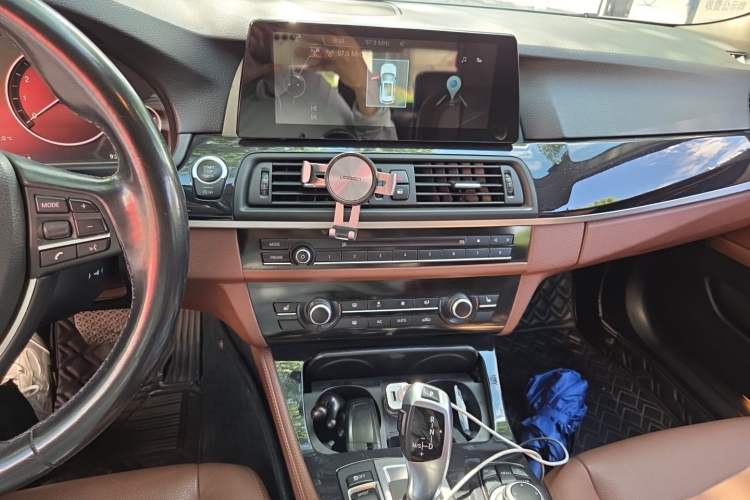 Used BMW 5 Series 2017 520Li Elegant Edition Audio And AC Panel