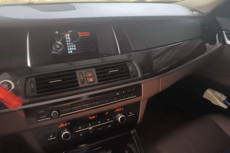 Used BMW 5 Series 2017 525Li Leading Model Audio And AC Panel