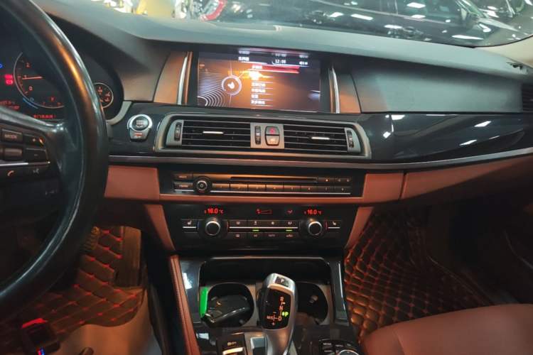 Used BMW 5 Series 2017 520Li Elegant Edition Audio And AC Panel