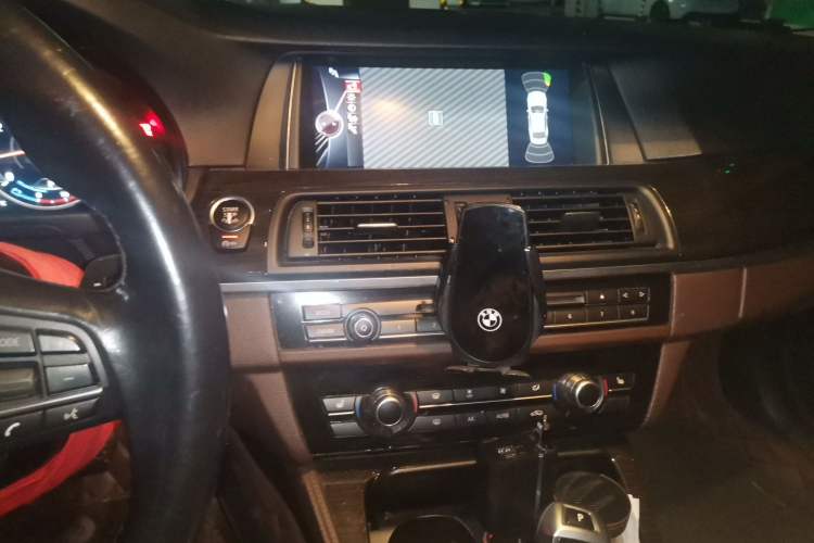 Used BMW 5 Series 2017 525Li Luxury Design Package Audio And AC Panel