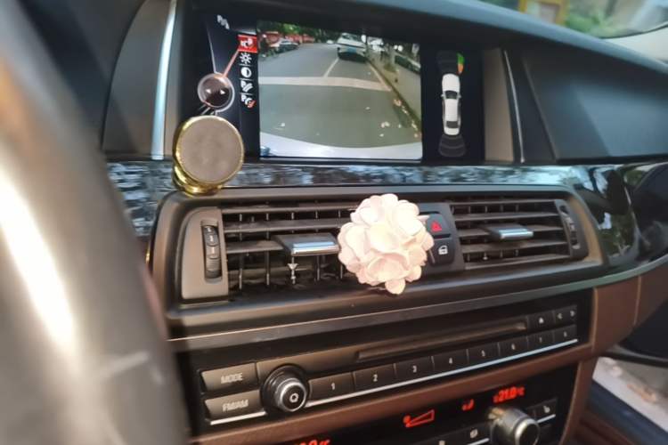 Used BMW 5 Series 2017 525Li Luxury Design Package Audio And AC Panel
