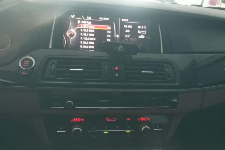 Used BMW 5 Series 2017 520Li Elegant Edition Audio And AC Panel