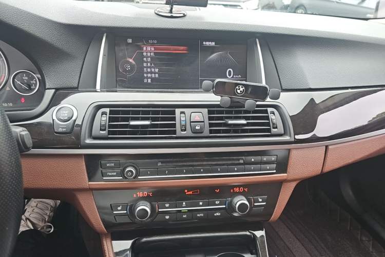 Used BMW 5 Series 2017 525Li Leading Model Audio And AC Panel