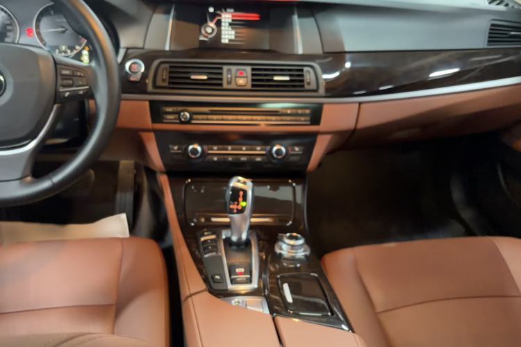 Used BMW 5 Series 2017 525Li Leading Model Audio And AC Panel