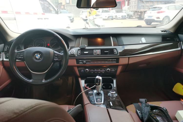 Used BMW 5 Series 2017 525Li Leading Model Center Console