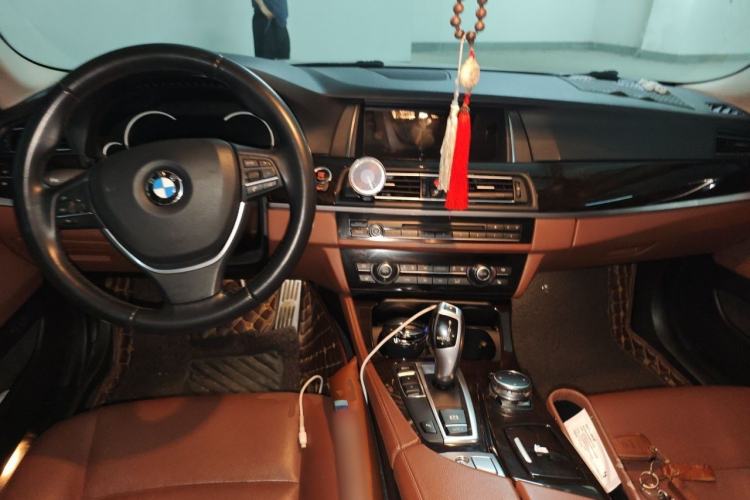 Used BMW 5 Series 2017 528Li Leading Model Center Console