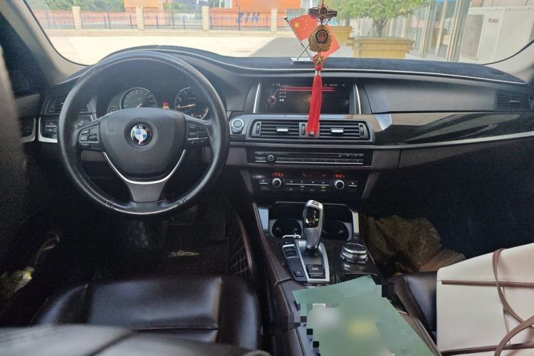 Used BMW 5 Series 2017 525Li Luxury Design Package Center Console