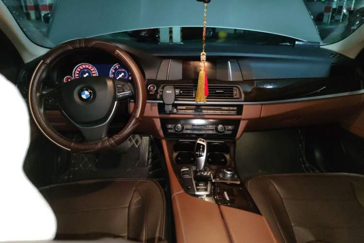 Used BMW 5 Series 2017 525Li Leading Model Center Console