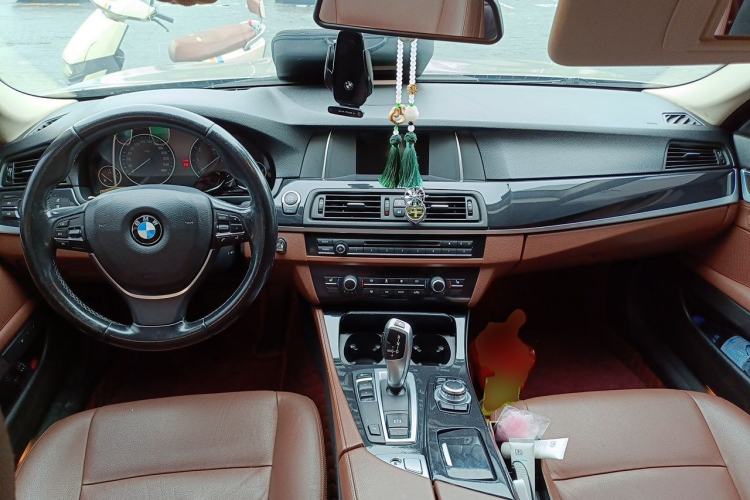 Used BMW 5 Series 2017 520Li Elegant Edition Center Console