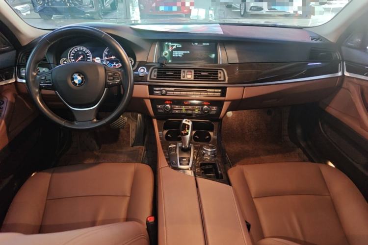 Used BMW 5 Series 2017 525Li Leading Model Center Console