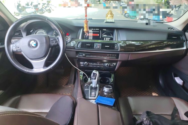 Used BMW 5 Series 2017 525Li Luxury Design Package Center Console