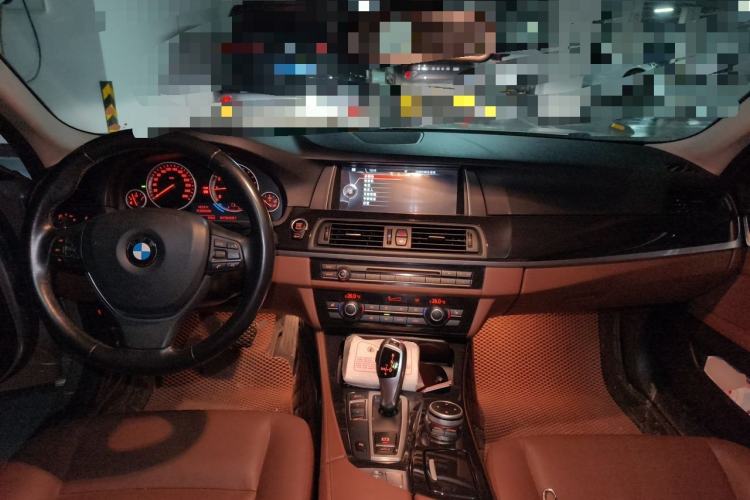 Used BMW 5 Series 2017 520Li Elegant Edition Center Console