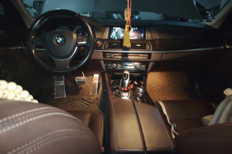 Used BMW 5 Series 2017 525Li Luxury Design Package Center Console
