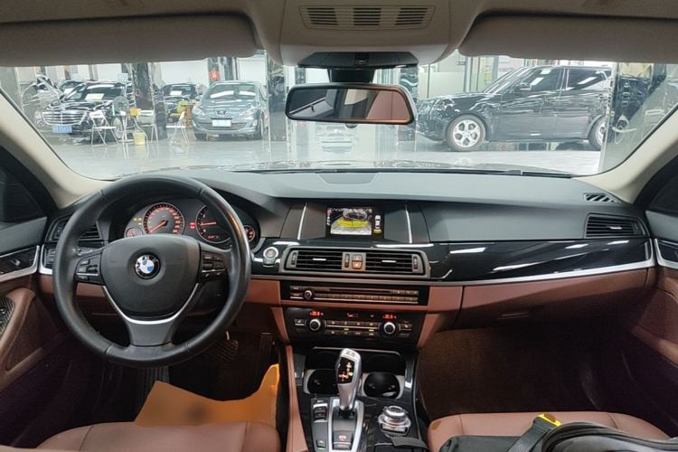 Used BMW 5 Series 2017 520Li Elegant Edition Center Console