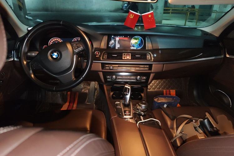 Used BMW 5 Series 2017 525Li Luxury Design Package Center Console
