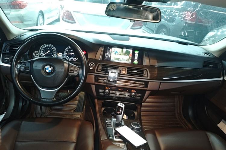 Used BMW 5 Series 2017 525Li Luxury Design Package Center Console