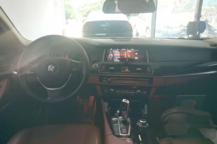 Used BMW 5 Series 2017 520Li Elegant Edition Center Console