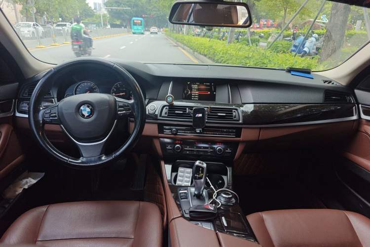 Used BMW 5 Series 2017 525Li Leading Model Center Console