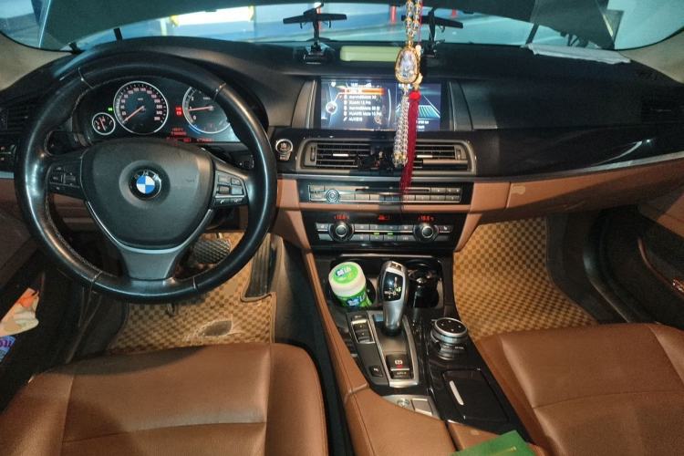 Used BMW 5 Series 2017 520Li Elegant Edition Center Console