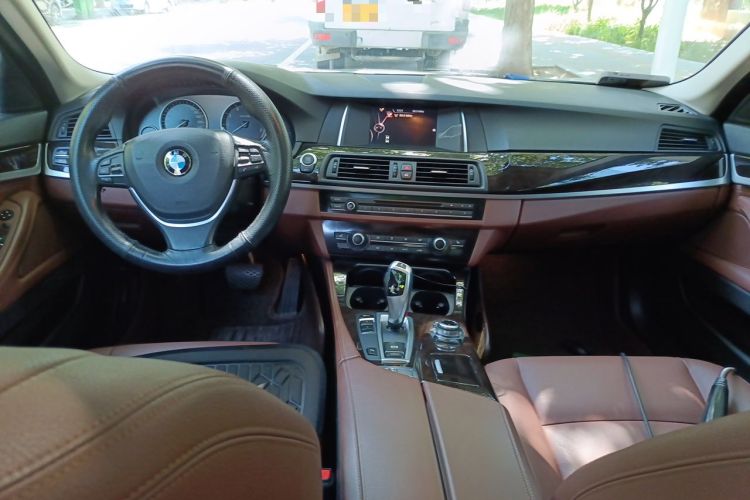 Used BMW 5 Series 2017 525Li Leading Model Center Console
