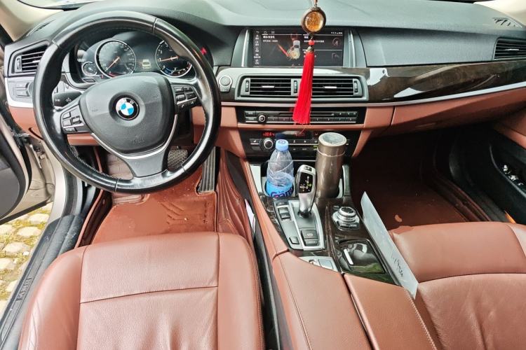 Used BMW 5 Series 2017 525Li Leading Model Center Console