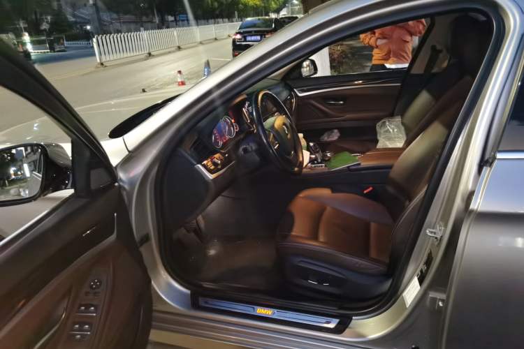 Used BMW 5 Series 2017 525Li Luxury Design Package Driver Seat