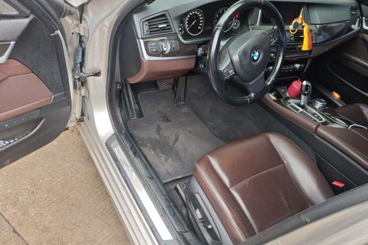 Used BMW 5 Series 2017 525Li Luxury Design Package Driver Seat