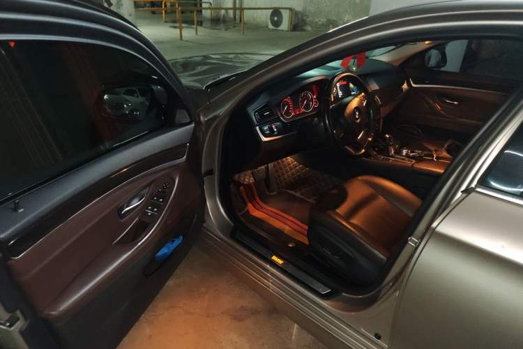 Used BMW 5 Series 2017 525Li Luxury Design Package Driver Seat