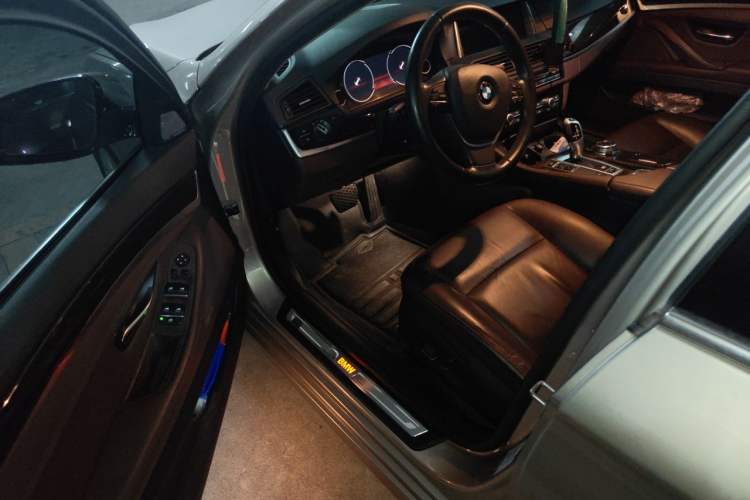 Used BMW 5 Series 2017 525Li Luxury Design Package Driver Seat