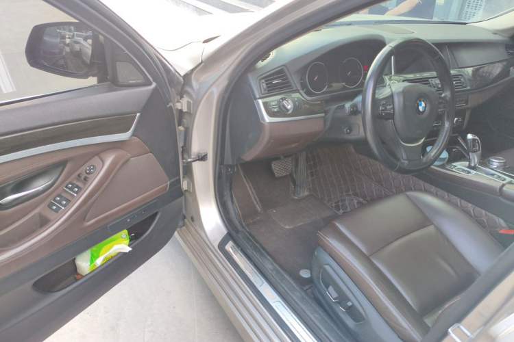 Used BMW 5 Series 2017 525Li Luxury Design Package Driver Seat