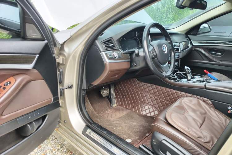 Used BMW 5 Series 2017 525Li Luxury Design Package Driver Seat