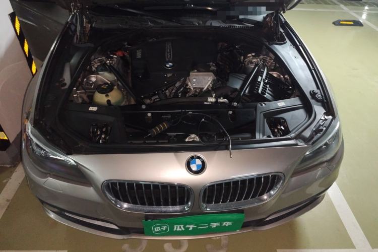 Used BMW 5 Series 2017 520Li Elegant Edition Engine Bay