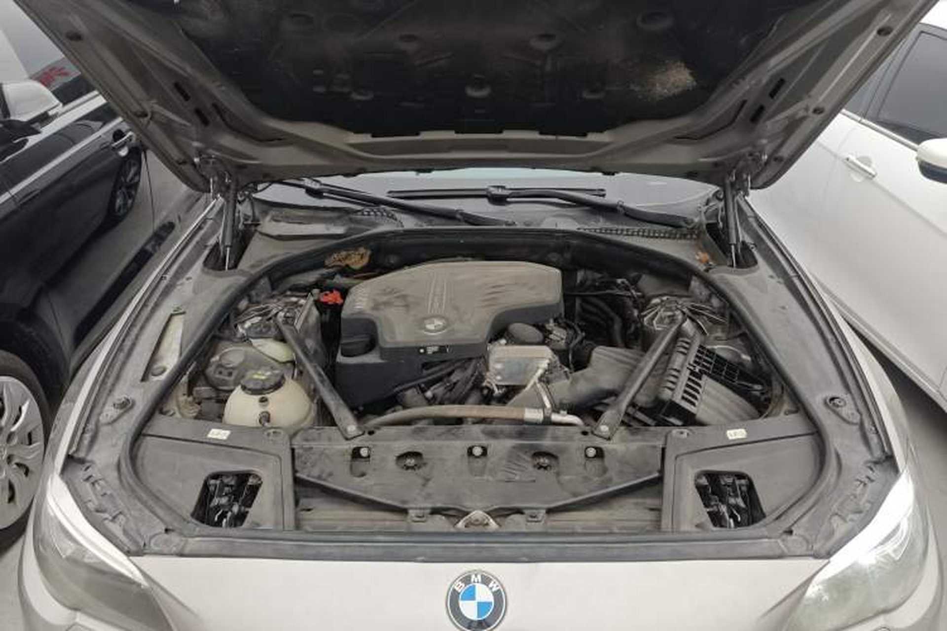 Used BMW 5 Series 2017 525Li Leading Model Engine Bay