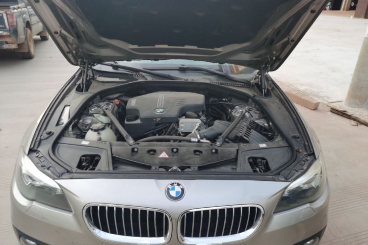 Used BMW 5 Series 2017 525Li Leading Model Engine Bay