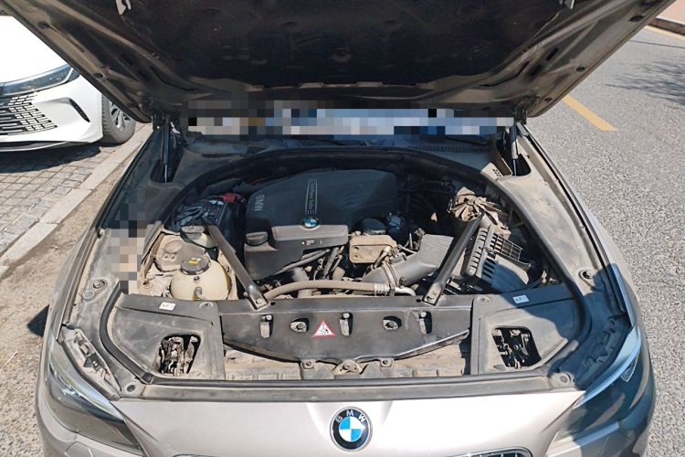 Used BMW 5 Series 2017 525Li Leading Model Engine Bay