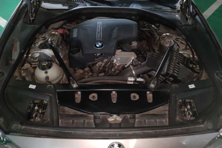 Used BMW 5 Series 2017 525Li Leading Model Engine Bay